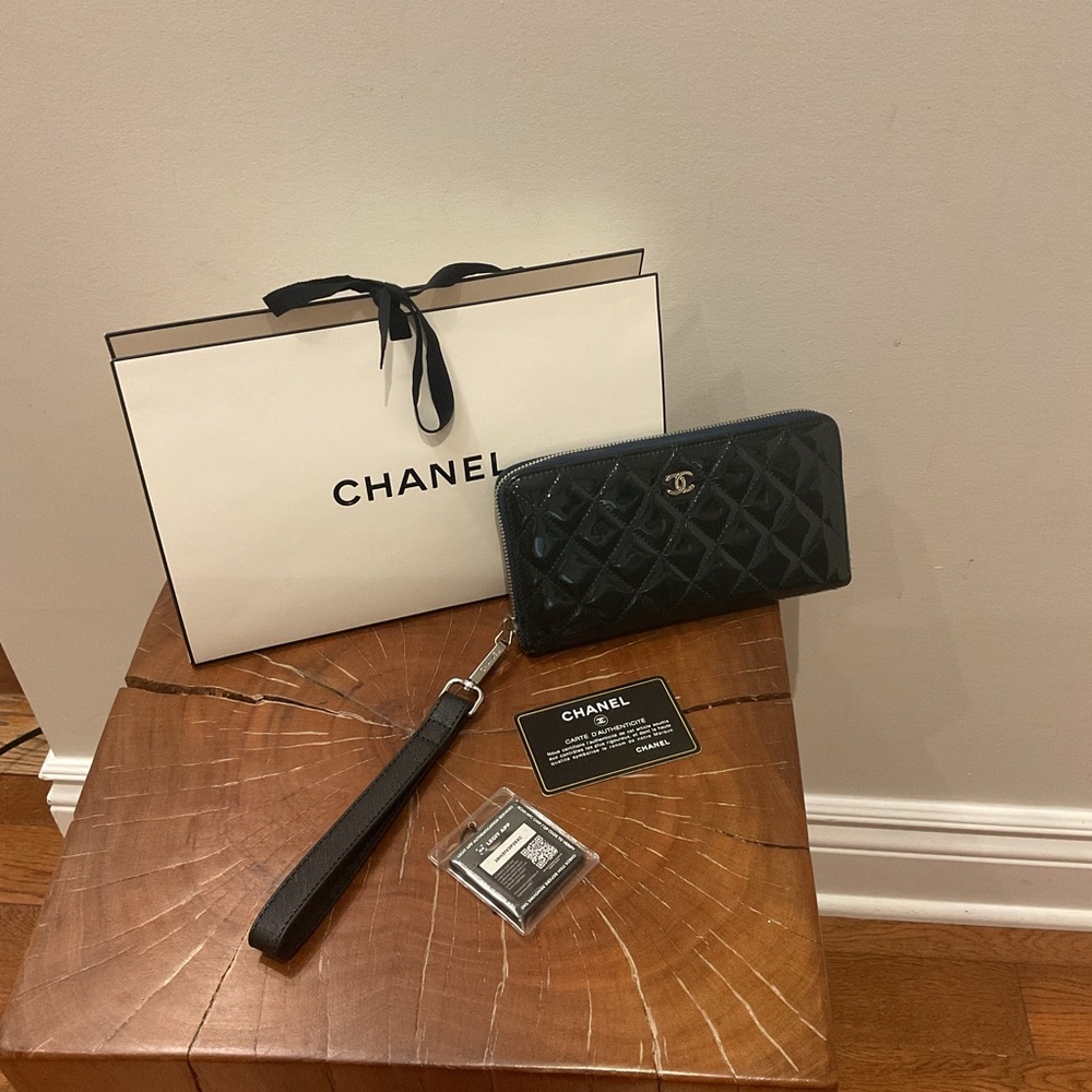 Chanel Black Quilted Women's Wallet or Wristlet - Picture 6 of 6